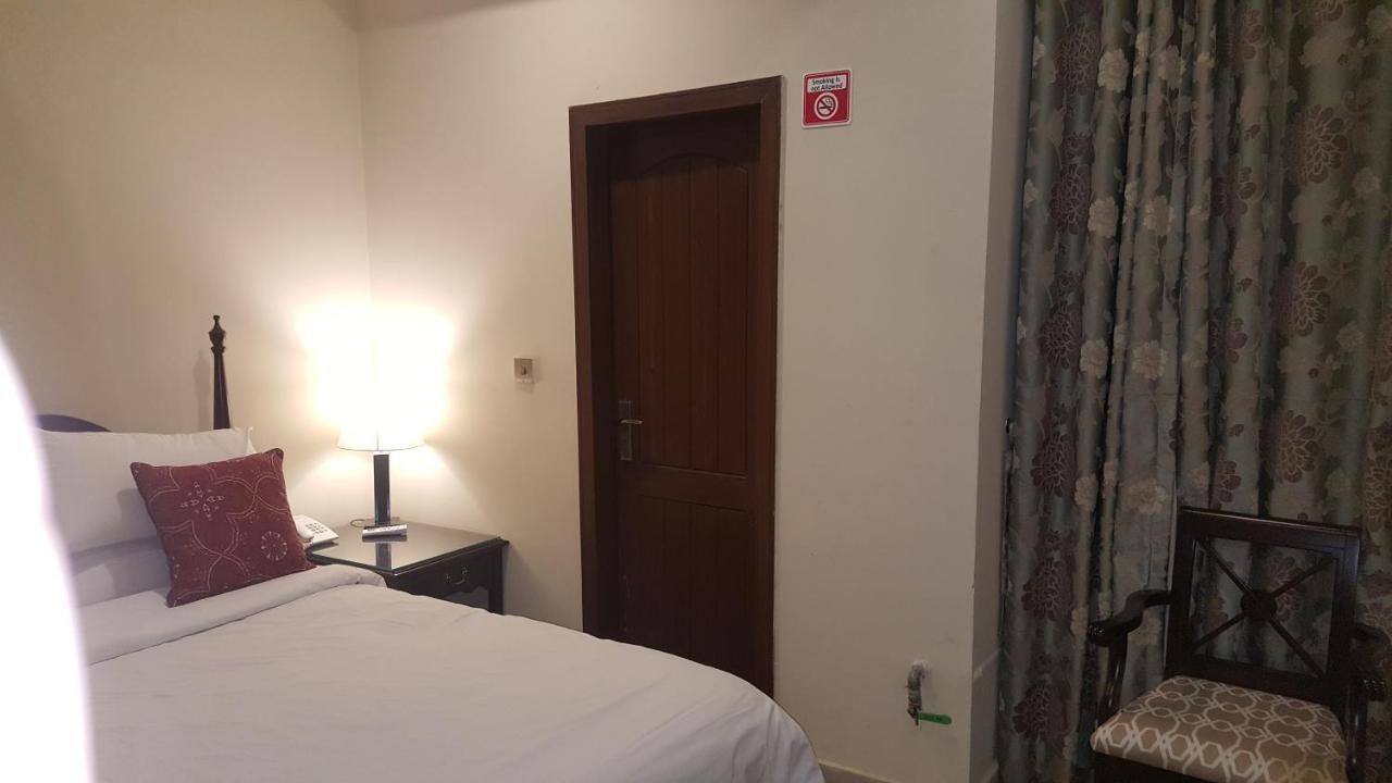 Zaib Guest House E-11 Islamabad Buitenkant foto
